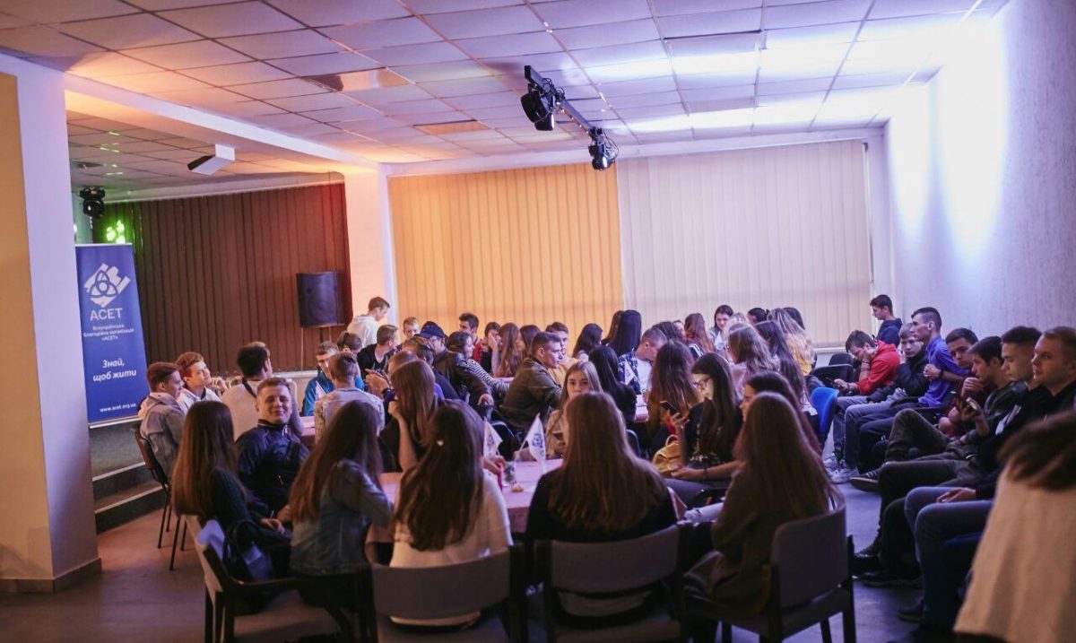 У лютому-березні планується відкриття підліткових клубів у 4 містах України!