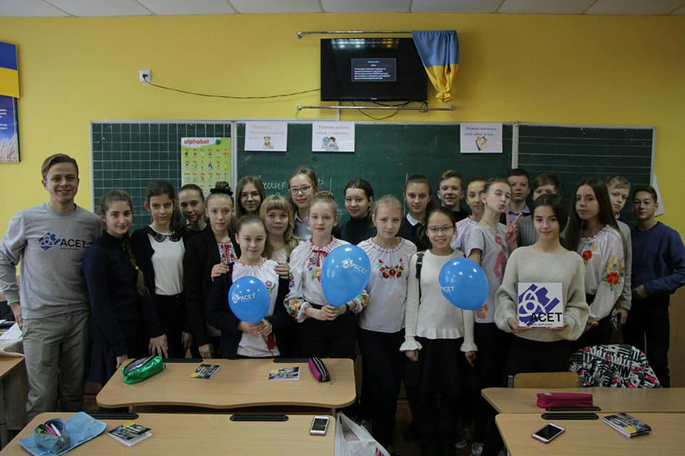 19 000 подростков  и их родители в 98 городах Украины скоро станут выпускниками «Университета здоровой молодежи».