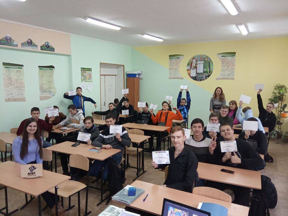 Канікули завершились, ми проводимо тренінги у школах.