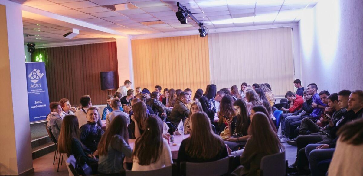 У лютому-березні планується відкриття підліткових клубів у 4 містах України!